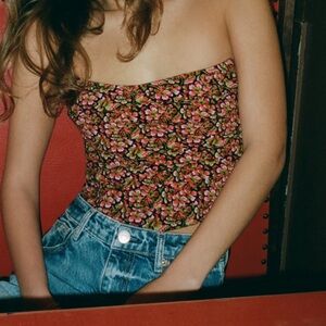 Zara Floral Crop Top - Size: Medium - Never worn, with tags